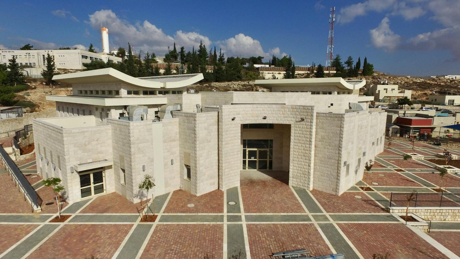 מבנה ציבור, בית חגי